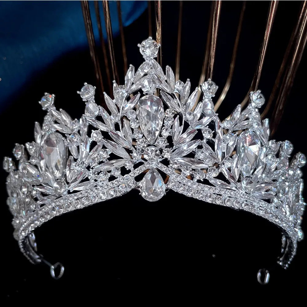 Women's Zinc Alloy Plant Pattern Tiaras Bridal Classic Crown