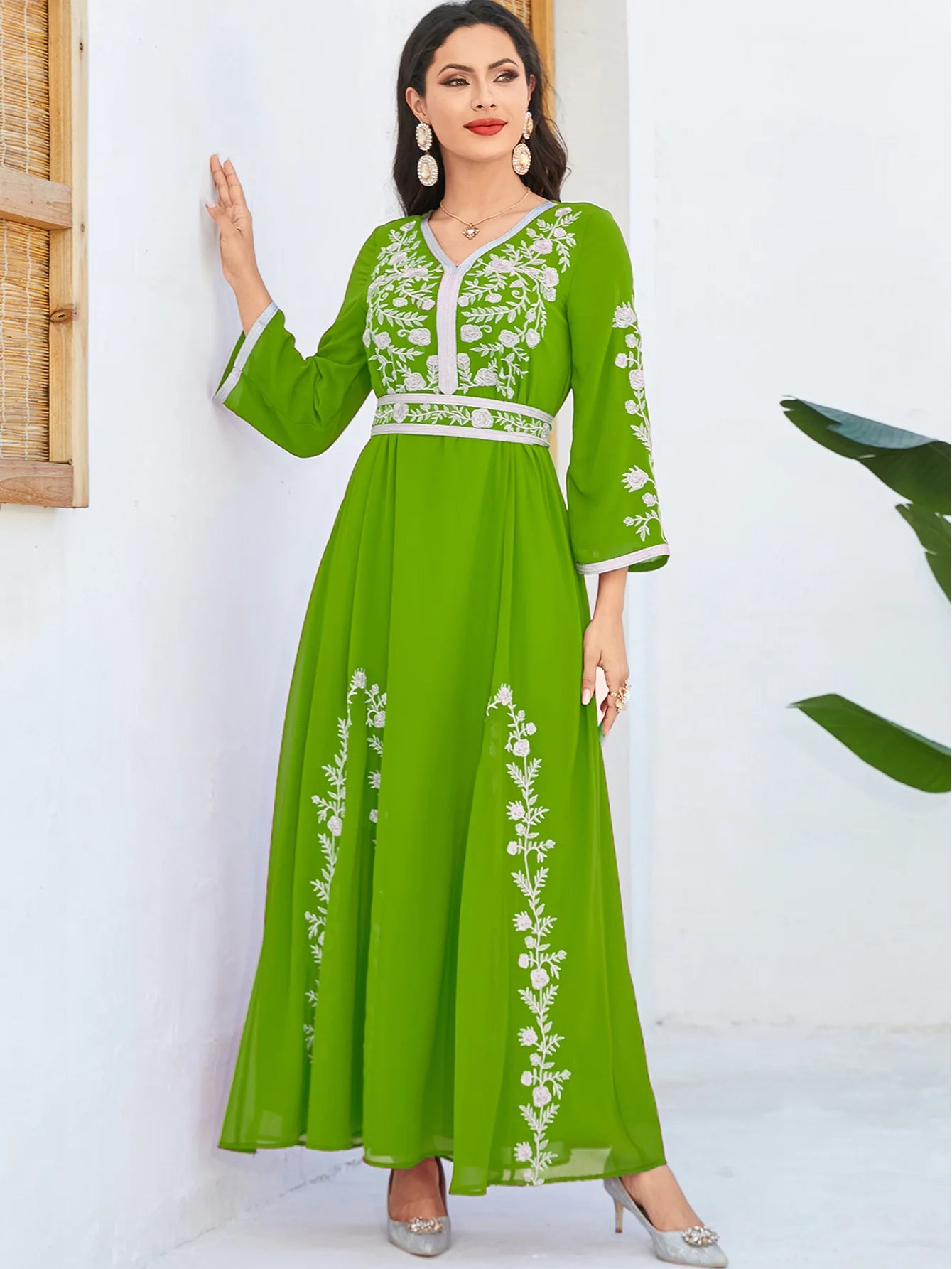 Women's Arabian Polyester Full Sleeves Embroidery Pattern Dress