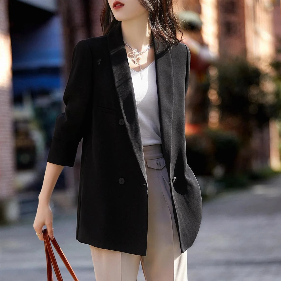 Women's Polyester Notched Full Sleeves Single Button Blazer