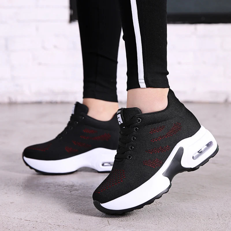 Women's Mesh Round Toe Lace-Up Closure Breathable Casual Shoes