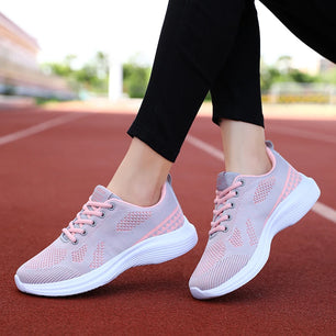 Women's Mesh Round Toe Lace-Up Closure Breathable Sports Sneakers