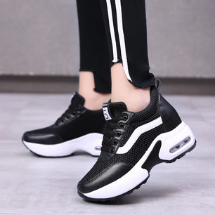 Women's Mesh Round Toe Lace-Up Closure Running Sports Sneakers