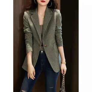 Women's Polyester Notched Full Sleeves Single Breasted Blazer