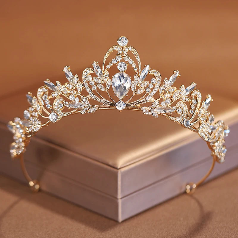 Women's Zinc Alloy Plant Pattern Tiaras Bridal Classic Crown