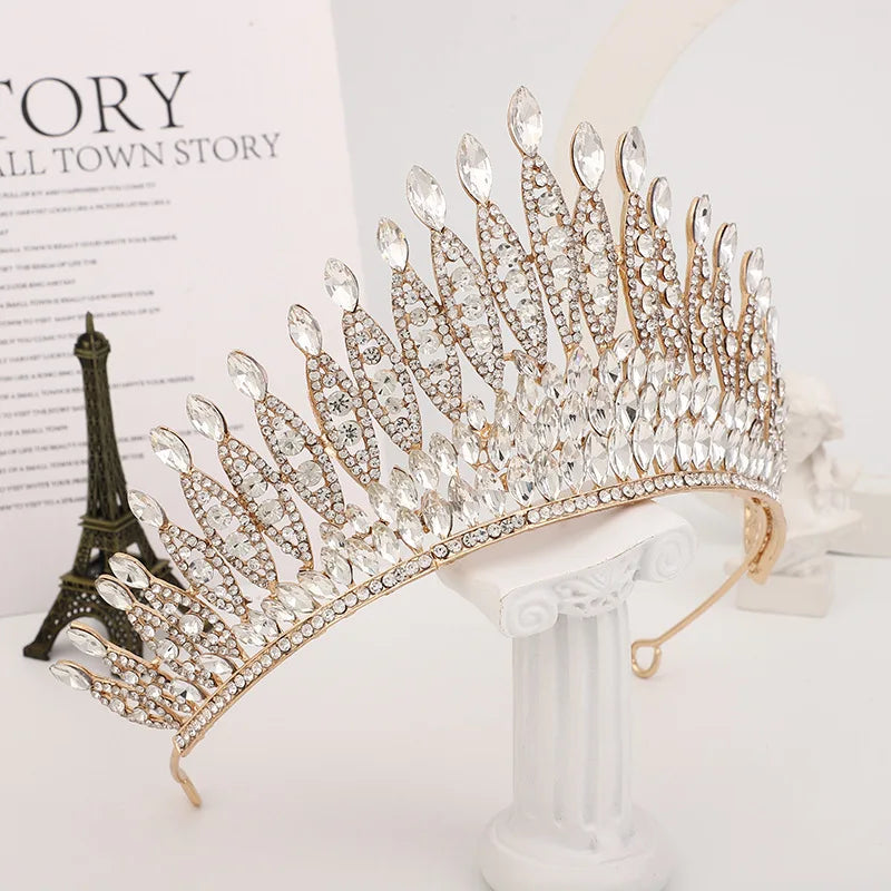 Women's Zinc Alloy Plant Pattern Tiaras Bridal Classic Crown