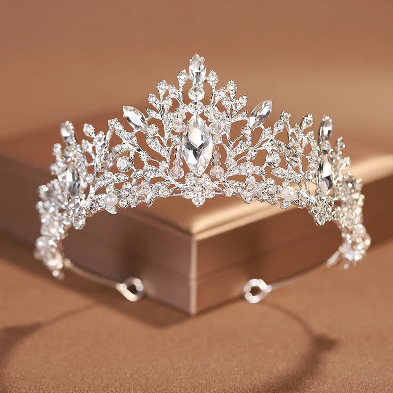 Women's Zinc Alloy Plant Pattern Tiaras Bridal Classic Crown