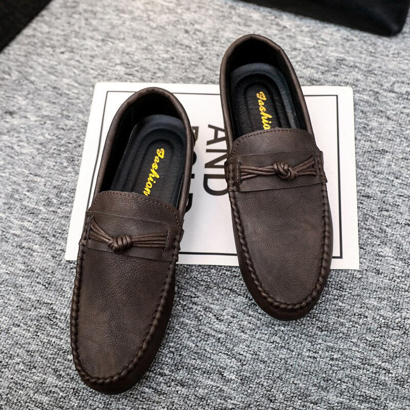 Men's PU Round Toe Slip-On Closure Casual Wear Trendy Shoes