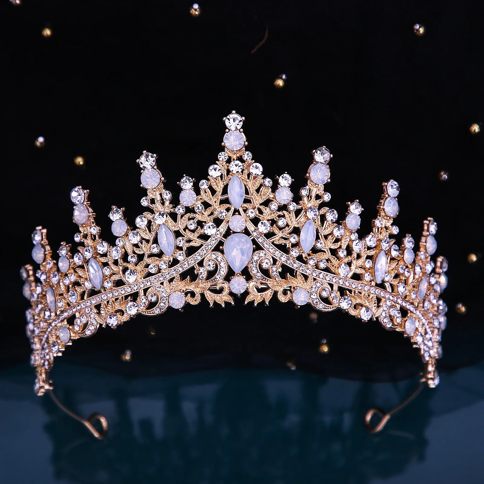 Women's Zinc Alloy Plant Pattern Tiaras Bridal Classic Crown