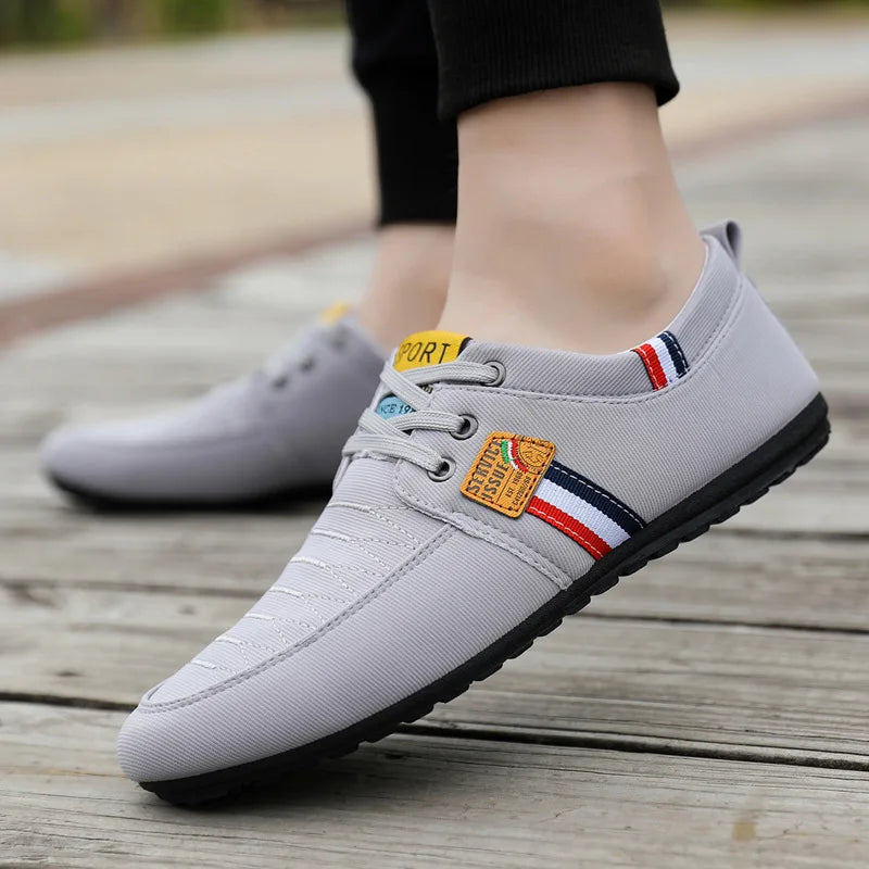 Men's Canvas Round Toe Lace-up Closure Breathable Casual Shoes