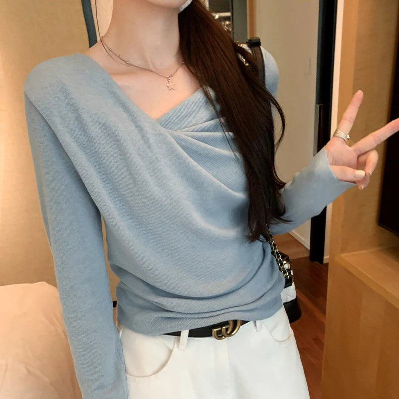 Women's Polyester V-Neck Long Sleeves Solid Pattern Pullover Tops