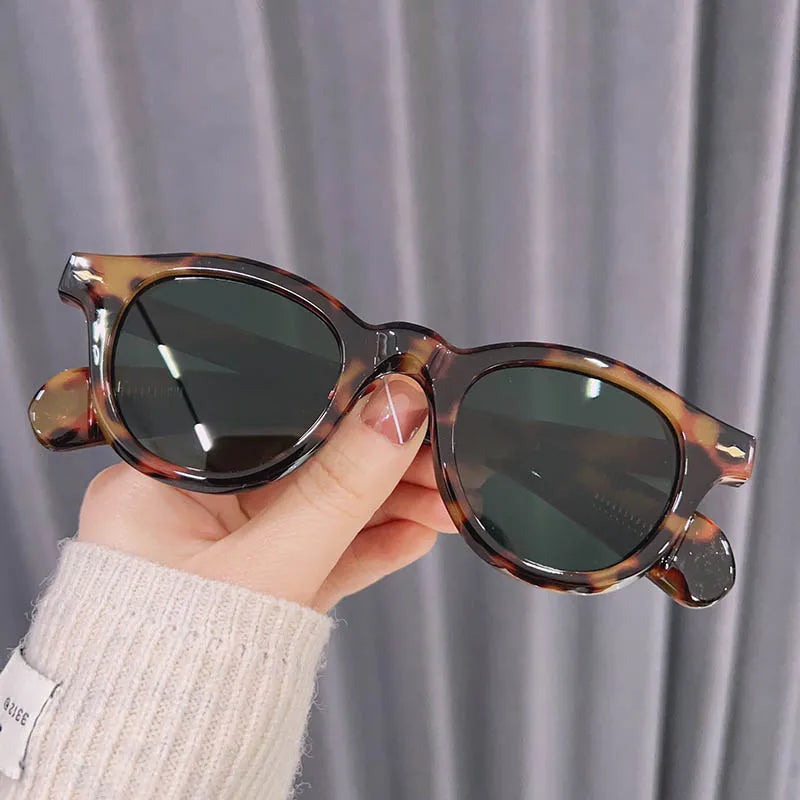 Women's Resin Frame Plastic Lens Round Shaped Trendy Sunglasses