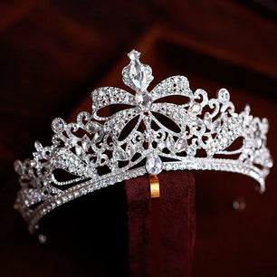 Women's Zinc Alloy Plant Pattern Tiaras Bridal Classic Crown