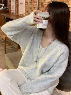 Women's Polyester V-Neck Solid Pattern Casual Wear Sweaters