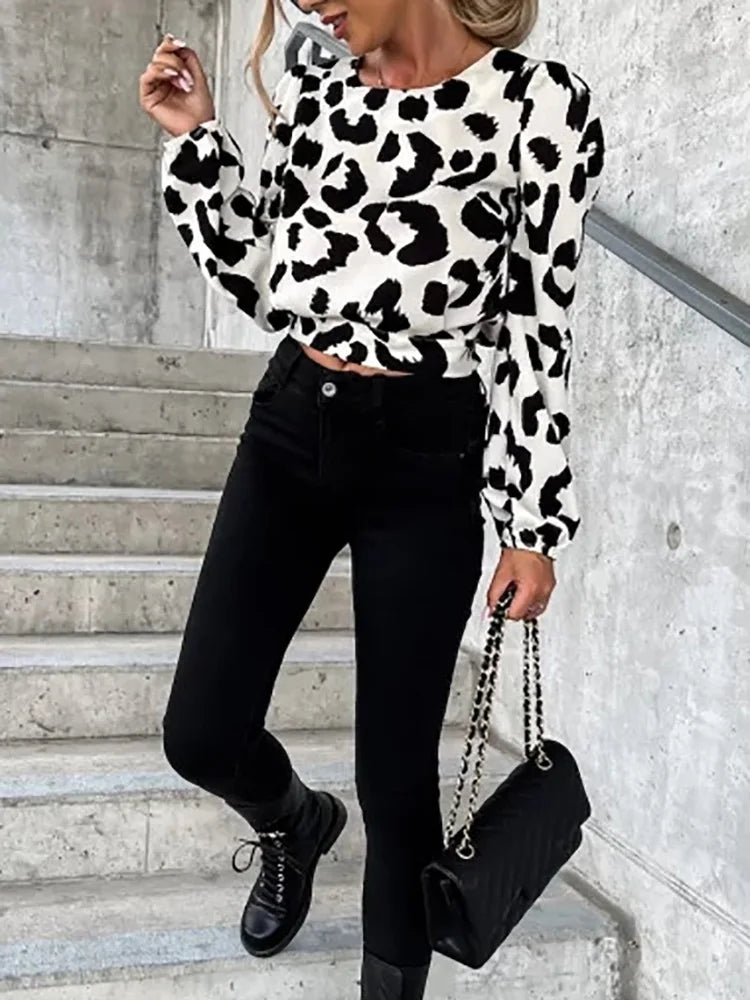 Women's Polyester O-Neck Long Sleeves Leopard Printed Blouse