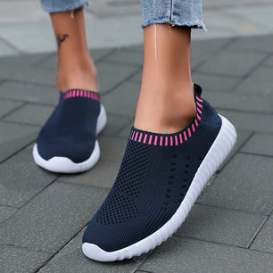 Women's Mesh Round Toe Lace-Up Closure Breathable Casual Shoes