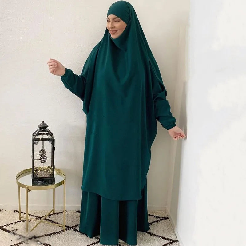 Women's Arabian Polyester Full Sleeves Solid Pattern Abaya Set