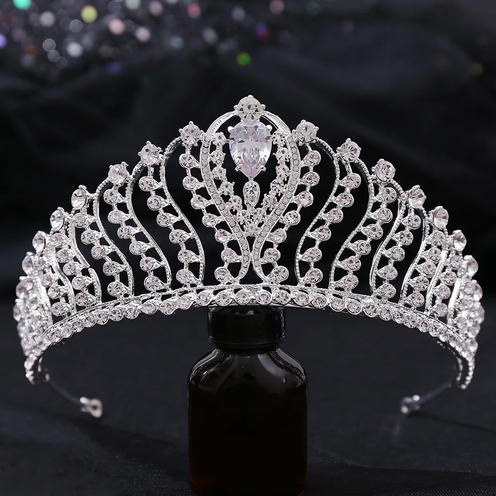 Women's Zinc Alloy Plant Pattern Tiaras Bridal Classic Crown