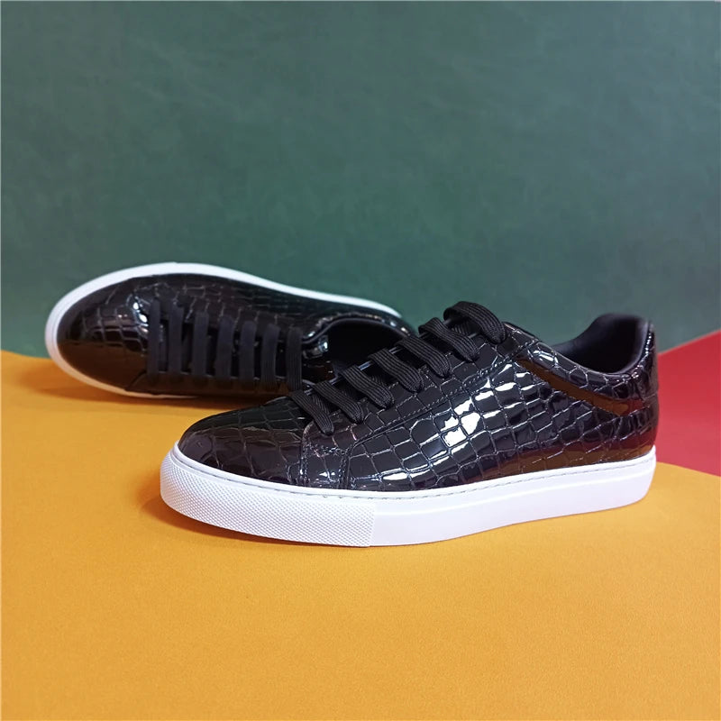 Men's Leather Lace-Up Closure Crocodile Pattern Casual Shoes