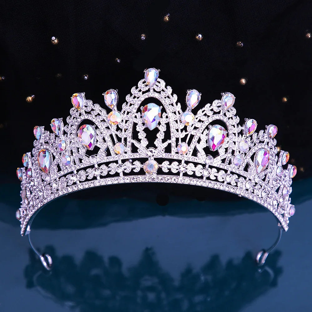 Women's Zinc Alloy Plant Pattern Tiaras Bridal Classic Crown