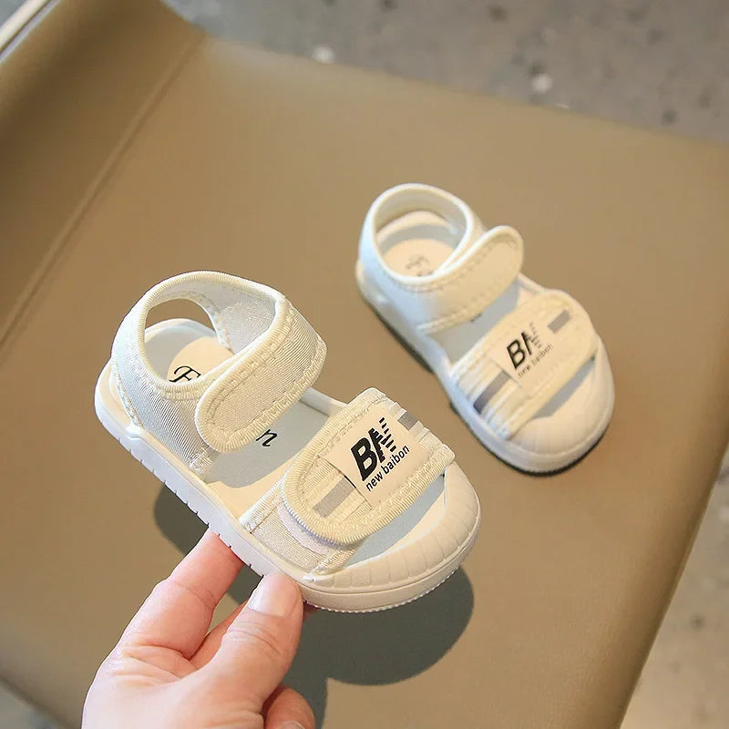 Kid's PU Round Toe Hook Loop Closure Letter Pattern Casual Sandals