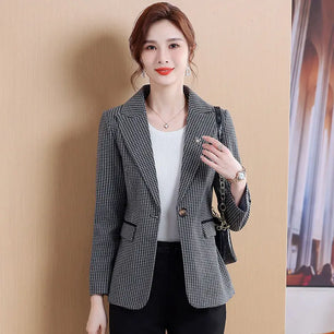 Women's Notched Collar Full Sleeve Single Button Casual Blazer