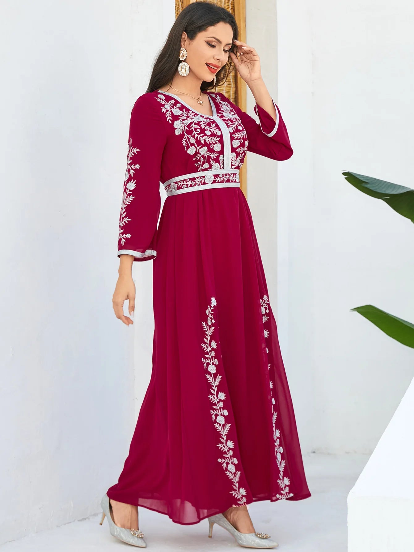 Women's Arabian Polyester Full Sleeves Embroidery Pattern Dress