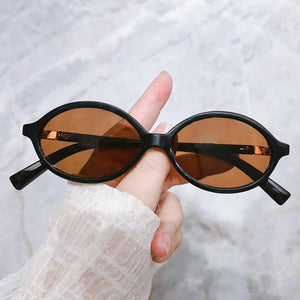 Women's Polycarbonate Frame Oval Shaped UV400 Vintage Sunglasses