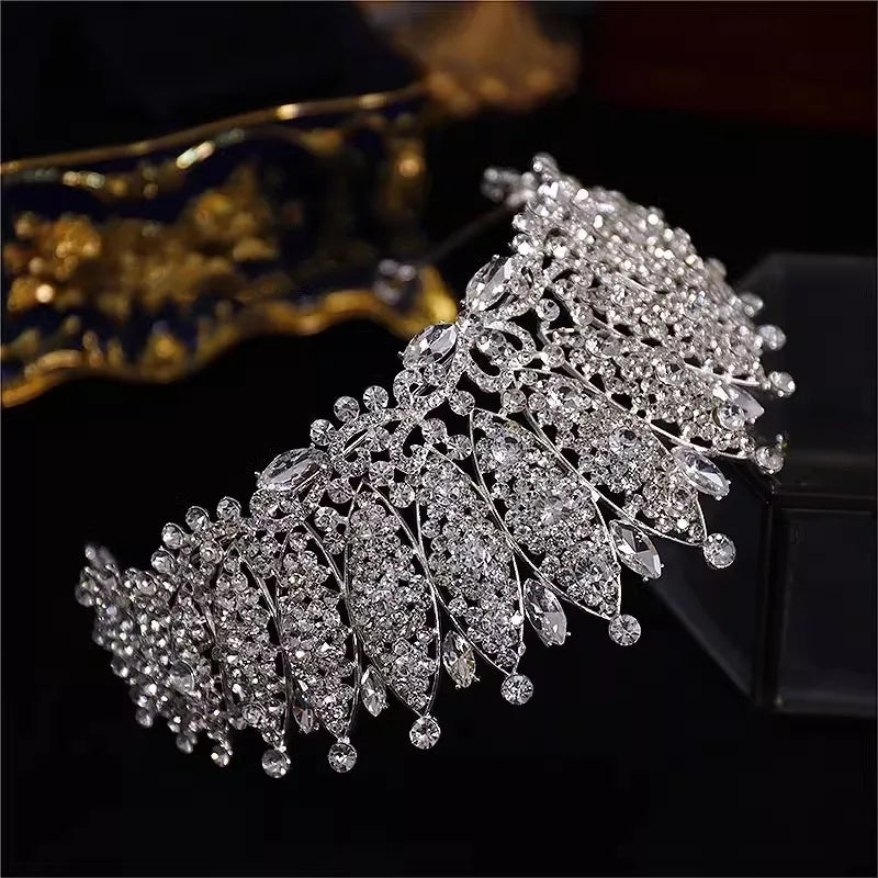 Women's Zinc Alloy Water Drop Pattern Tiaras Bridal Classic Crown