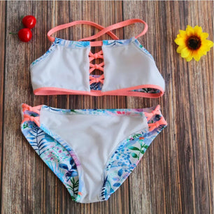 Kid's Polyester Square-Neck Printed Pattern Trendy Swimwear Suit