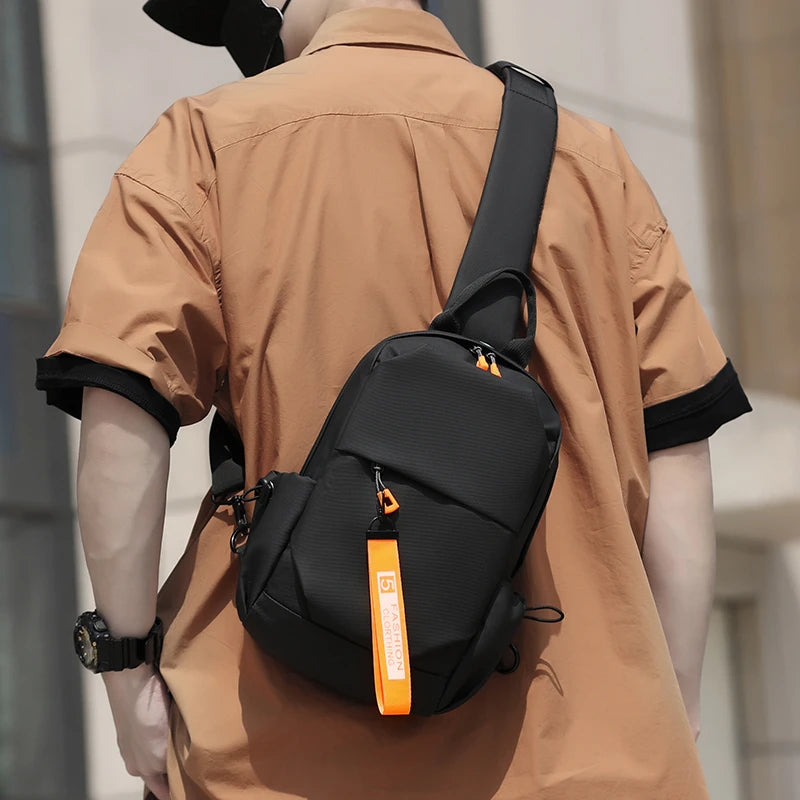 Men's Nylon Zipper Closure Solid Pattern Waterproof Shoulder Bag