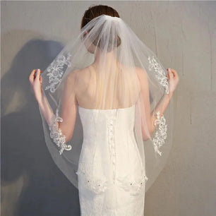 Women's Polyester Lace Edge One-Layer Fingertip Wedding Veils