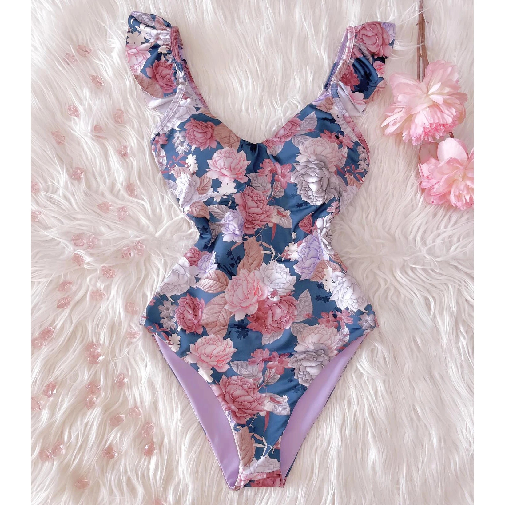 Women's Polyester Push-Up Ruffle Pattern Bathing Sexy One-Piece