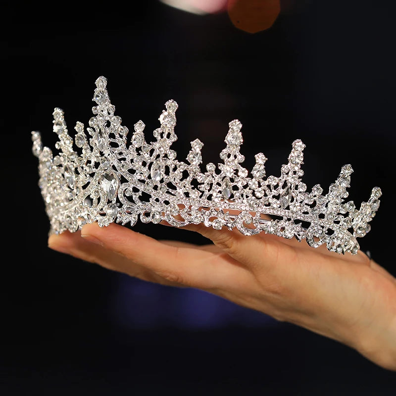 Women's Zinc Alloy Plant Pattern Tiaras Bridal Classic Crown