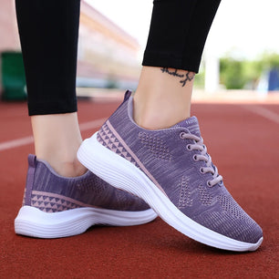 Women's Mesh Round Toe Lace-Up Closure Breathable Sports Sneakers