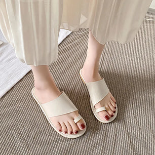 Women's PU Clip Toe Slip-On Closure Casual Wear Flat Slippers