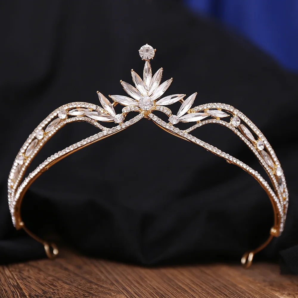 Women's Zinc Alloy Plant Pattern Tiaras Bridal Classic Crown