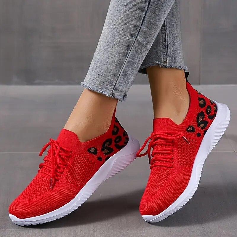 Women's Mesh Round Toe Lace-up Closure Breathable Sports Shoes