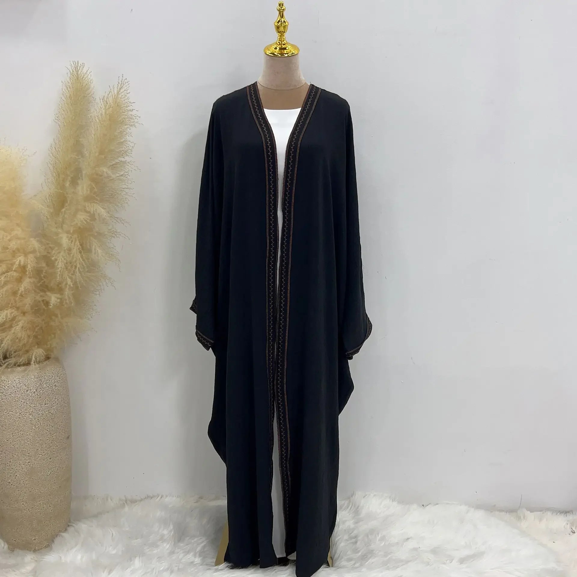 Women's Arabian Polyester Full Sleeve Plain Pattern Elegant Abaya