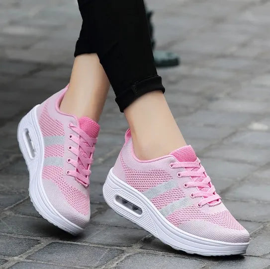 Women's Mesh Round Toe Slip-On Closure Breathable Casual Sneakers