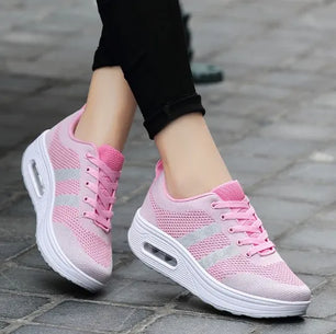 Women's Mesh Round Toe Slip-On Closure Breathable Casual Sneakers