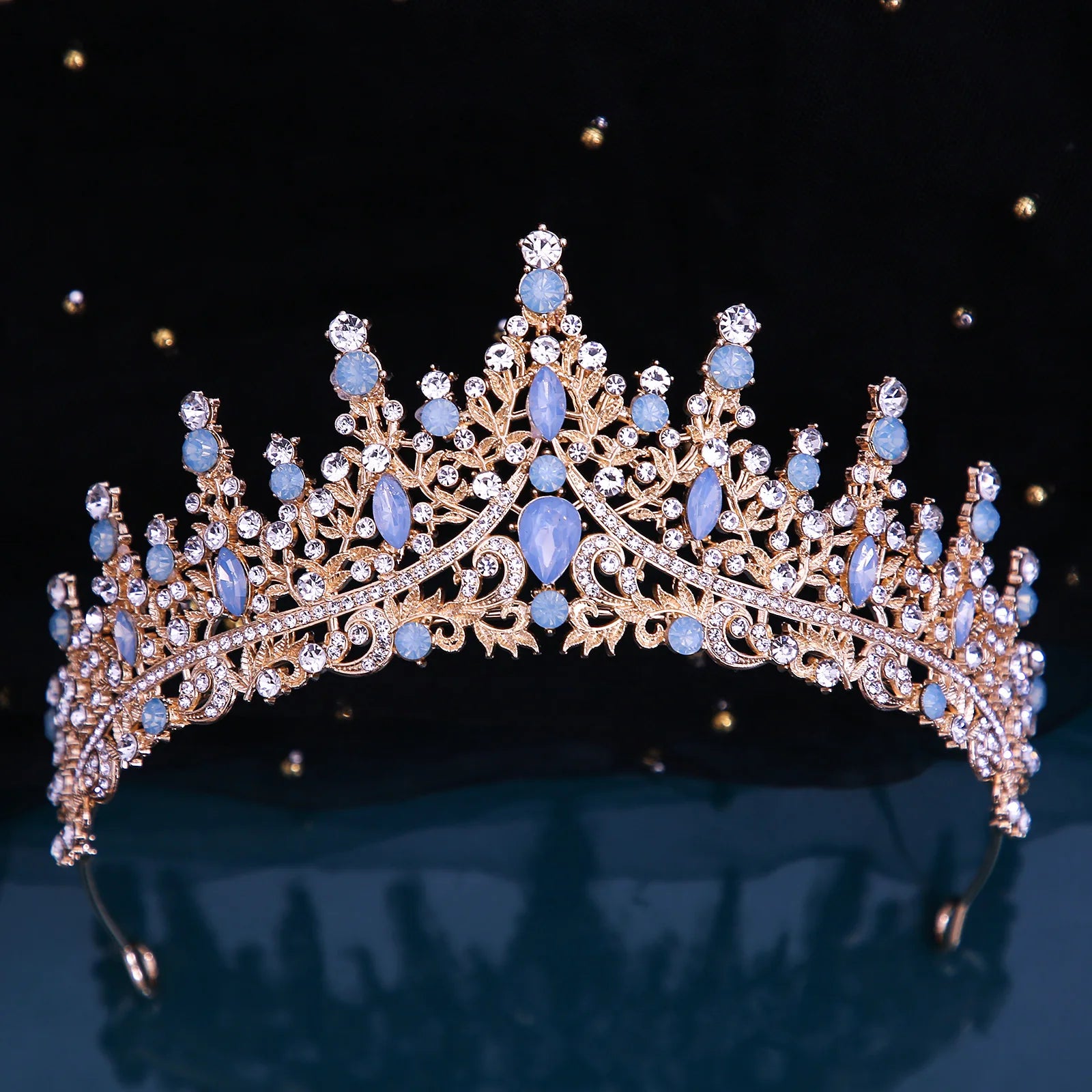 Women's Zinc Alloy Plant Pattern Tiaras Bridal Classic Crown