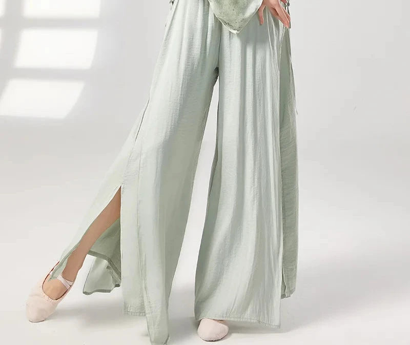 Women's Polyester Elastic Closure Solid Pattern Casual Trousers