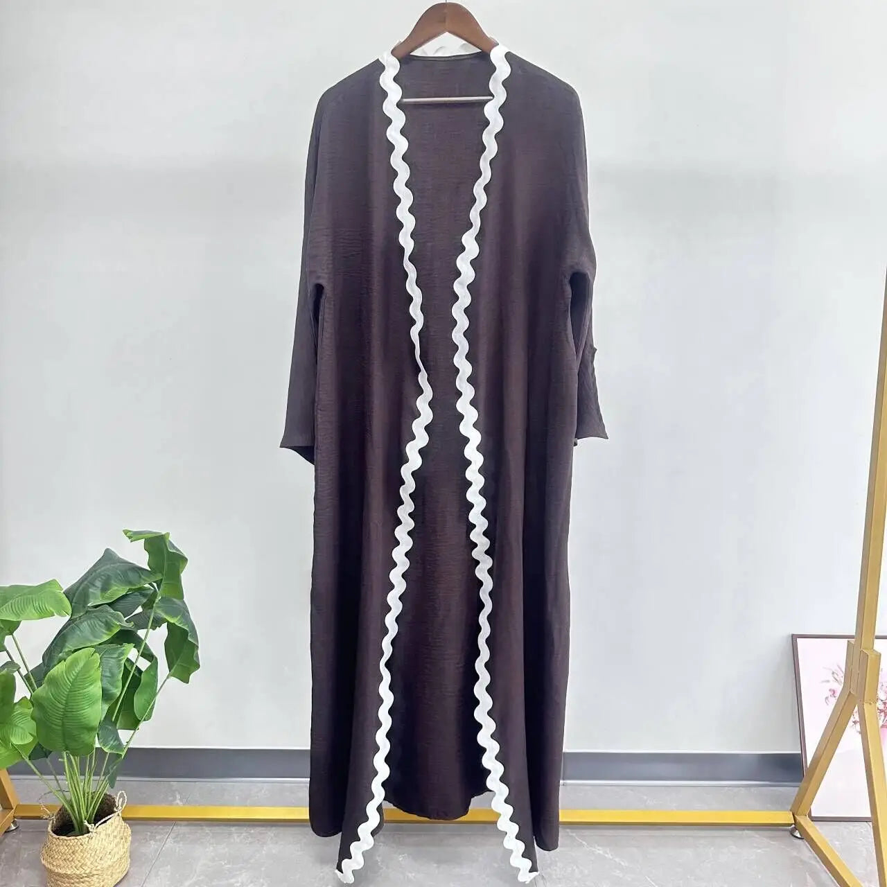 Women's Arabian Polyester Full Sleeve Plain Pattern Elegant Abaya