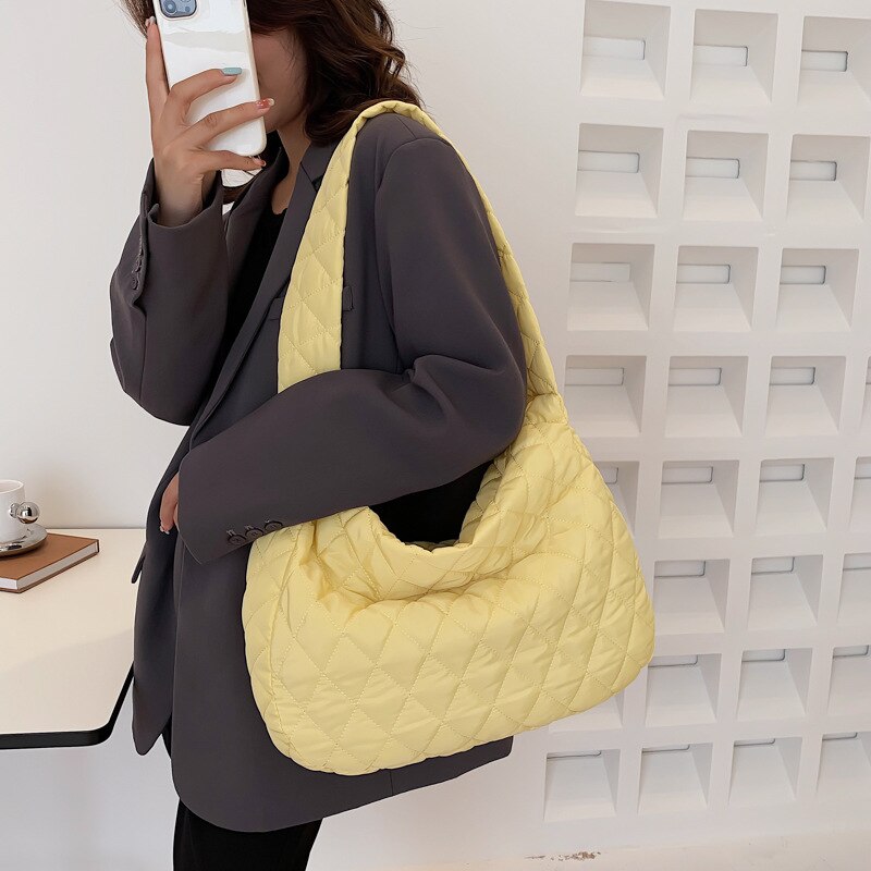 Women's Nylon Zipper Closure Solid Large Capacity Shoulder Bag