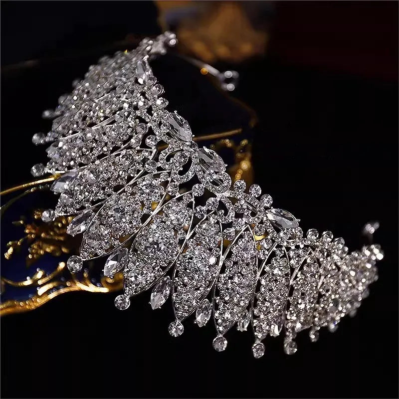 Women's Zinc Alloy Water Drop Pattern Tiaras Bridal Classic Crown