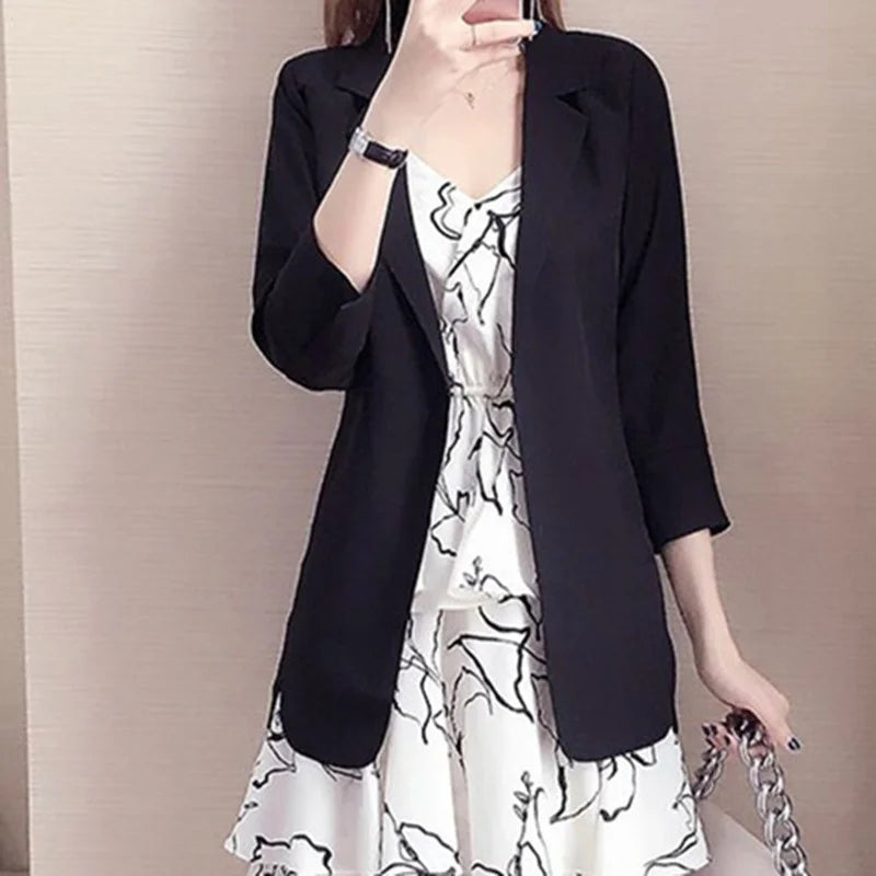 Women's Notched Polyester Full Sleeves Solid Pattern Blazer