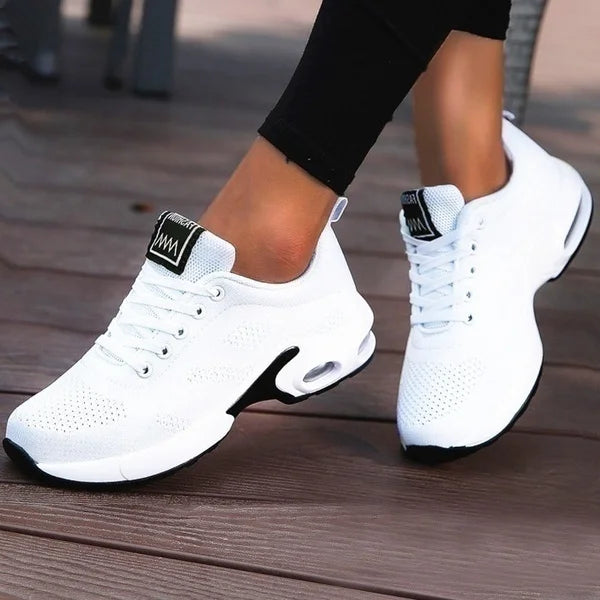 Women's Mesh Round Toe Lace-Up Closure Breathable Running Sneakers