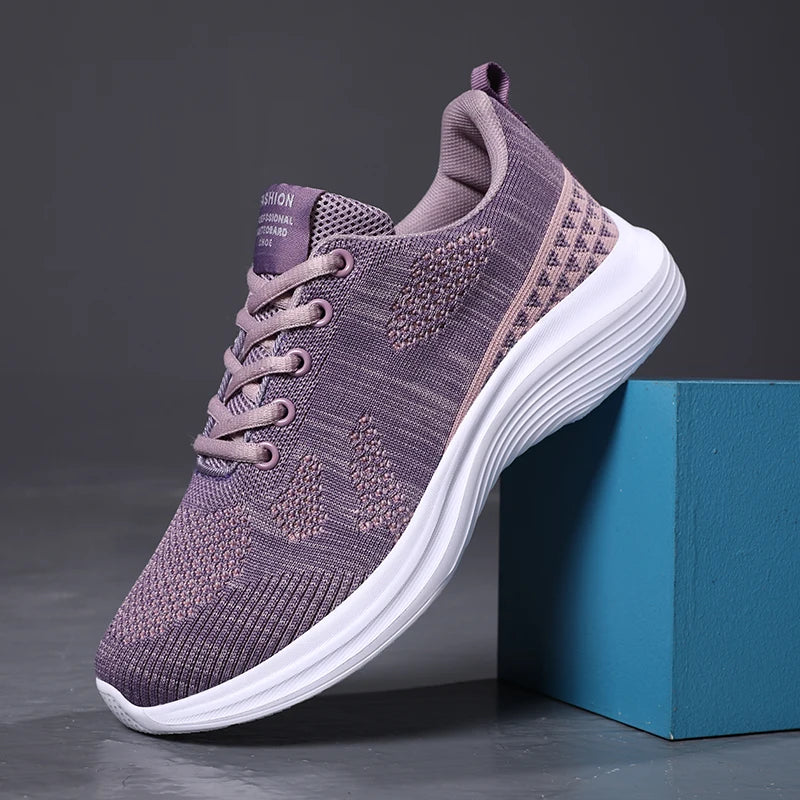 Women's Mesh Round Toe Lace-Up Closure Breathable Sports Sneakers