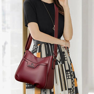 Women's PU Leather Solid Pattern Zipper Closure Shoulder Bag