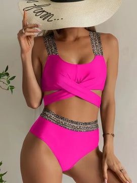 Women's Polyester Sleeveless Solid Pattern Backless Swimsuit